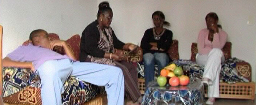 NADJET, UNE FEMME DANS LA CITE- Fotograma 6